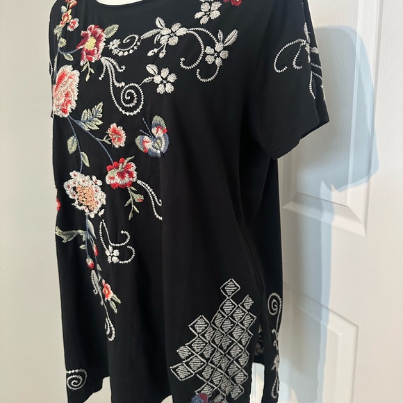 Johnny Was Embroidered Tunic Top - Picture 7 of 12